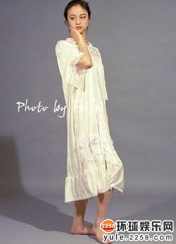 揭汤唯成长史:靠李安裸戏一举成名 海量童年照