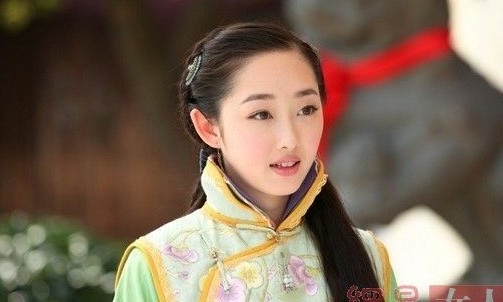 �����۵�α��װ��Ů���У�����Ҧ��������ǹ