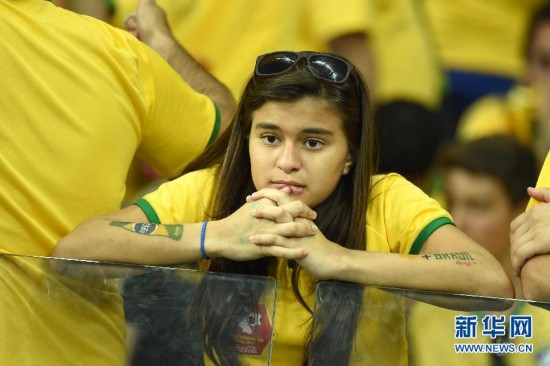 揪心!巴西1比7负于德国 球迷现场痛哭流涕