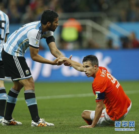 世界杯:阿根廷4:2点杀荷兰 时隔24年再入决赛(