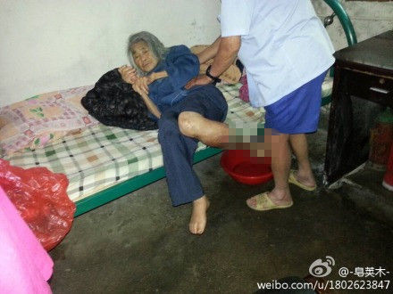 浙江安吉一敬老院虐待老人 95岁老人烂掉小腿