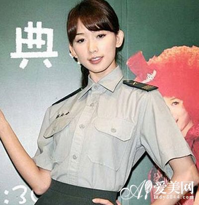 刘涛青涩朱茵清纯周迅娇俏 盘点女星军装扮相