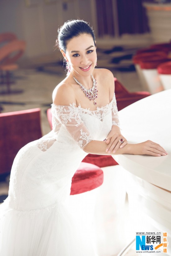 钟丽缇披婚纱登封面秀s曲线 焕发极致女性魅力【5】