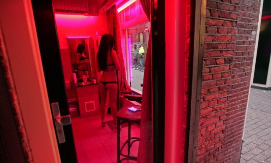 荷兰红灯区女郎:用中文喊发票(图)