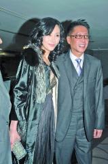 娱乐圈中的霸道总裁爱上我:王艳住皇宫吴佩慈