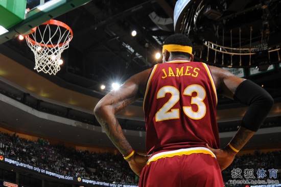 詹姆斯骑士生涯精选图:镁粉战斧 克利夫兰的2