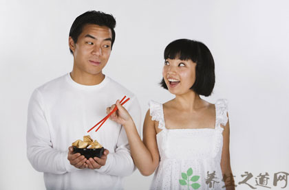 夏天吃什么海鲜_夏天吃什么_孩子夏天用什么(3)