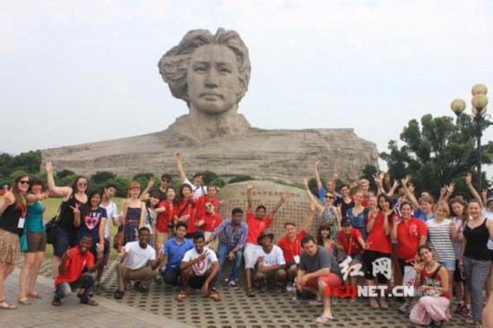 汉语桥选手体验湖湘文化