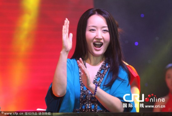  杨钰莹性感 亮相面庞发福脸似满月 称巴西惨败