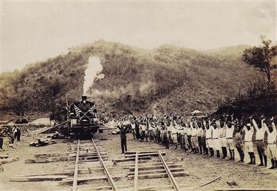 1942年4月1日,石碌铁路开通仪式。