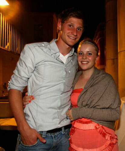 德阿太太团PK:穆勒妻子逗比 梅西女友清纯