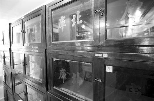 北日报讯 图为:《黄鹤楼集》为海内孤本,黄鹤楼内大量诗词依据此书。(省图书馆提供)