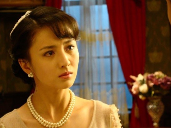 李嘉欣陈红佟丽娅 五官惊艳无硬伤的女星(图)