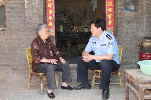 老百姓的贴心人:雷锋式的三门峡优秀法警王志