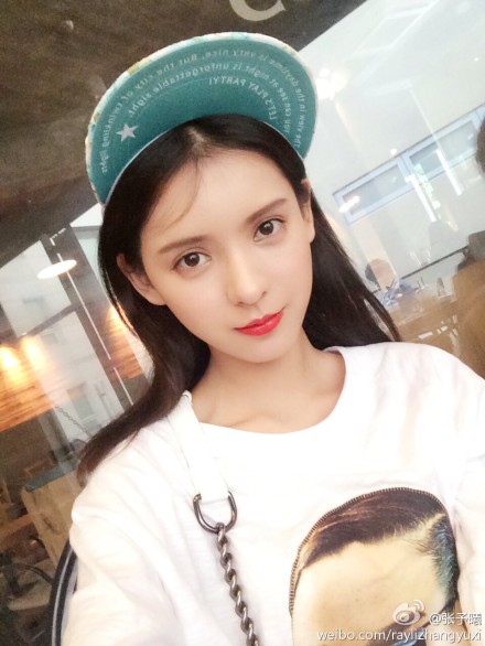 《泡沫之夏》女主张予曦翻版Angelababy 吴亦