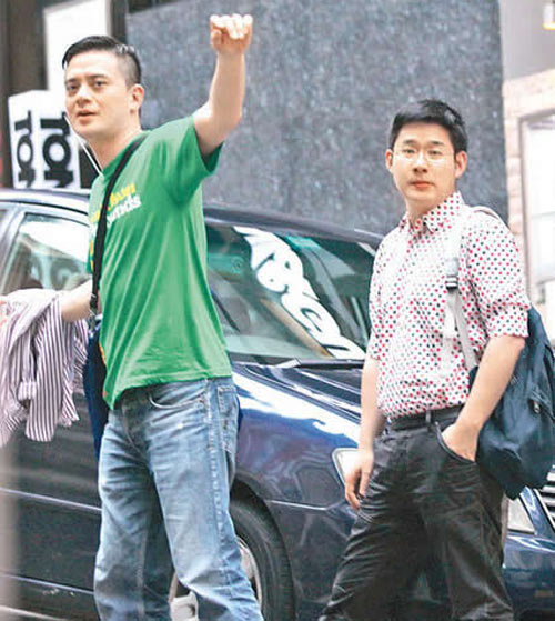 揭娱乐圈同性恋明星秘事:Hebe重返旧爱身边 赌