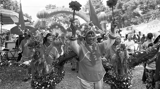 三相圩逢 古老壮族歌圩的活标本