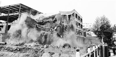 河北定州依法拆除一处3000多平方米违建