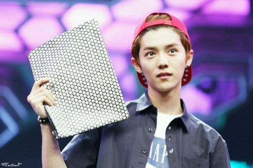 快乐大本营exo未播出部分大揭秘 鹿晗解释为何