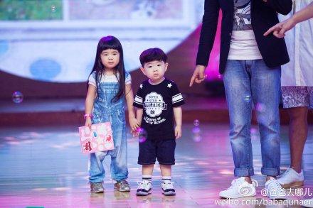 《<em>爸爸去哪儿2</em>》<em>姐姐</em>Grace同台撞脸韩国小眼