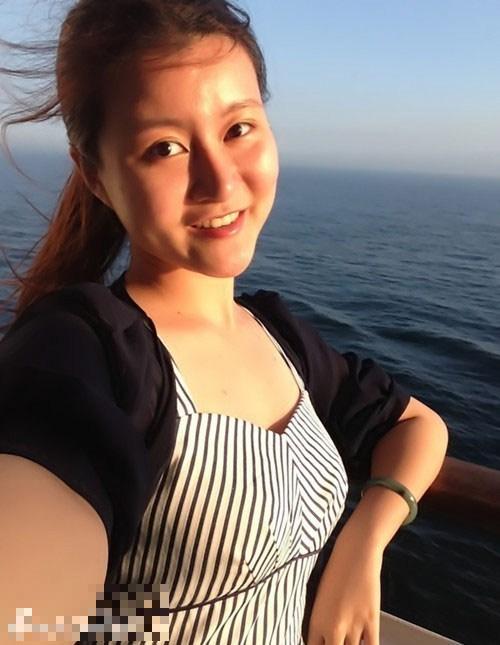 黄宏21岁女儿黄豆豆近照曝光 长相大气中传媒读播音【5】