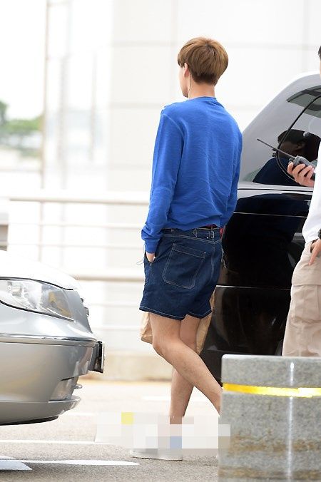 韩国EXO为亚洲巡回演唱会赶赴上海 黄子韬