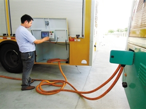 深圳首创移动补电车 纯电动大巴充电更方便