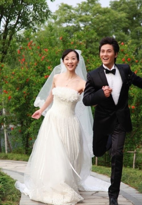 韩雪婚纱照片图片_韩雪穿婚纱的照片(2)