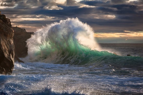 摄影师抓拍冰冻海浪翻滚瞬间 海水像清亮水晶毯【2】--安徽频道--人民网
