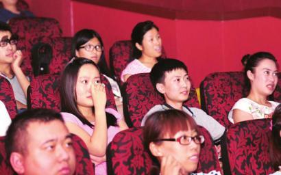 汶川地震时菜刀断腿 <em>阳光女孩</em>龚悦出嫁(图)--
