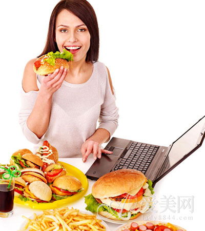  晚餐吃太晚易患结石 晚餐不科学引发8类疾病 