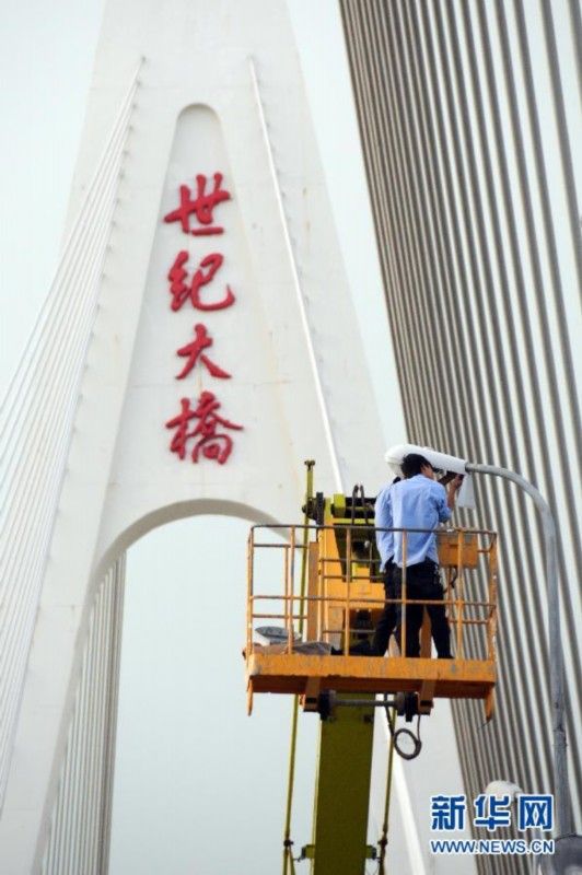 定格海口:超强台风威马逊过境48小时后