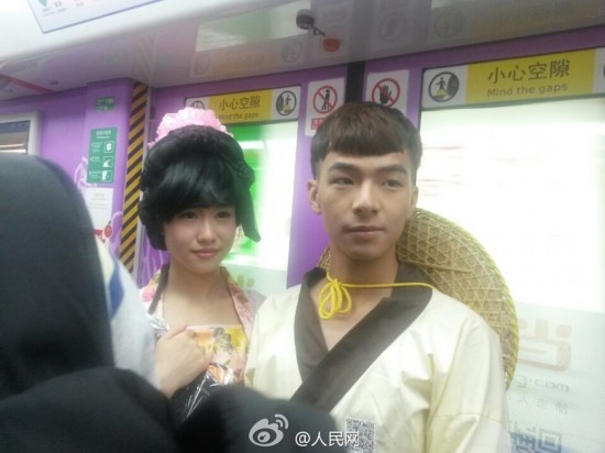杭州地鐵推出愛情專列 各種主題半小時遇一趟