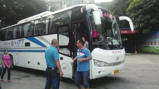 泸州客车防黑车 集体换新装