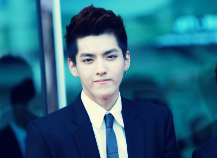 exo吴亦凡宋茜海边湿吻宋茜被疑怀孕 伯贤泰妍