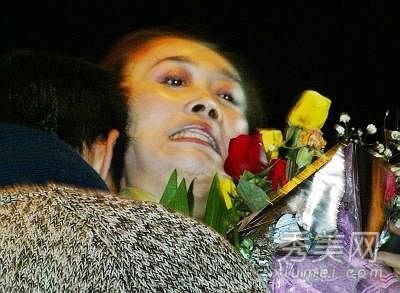 杨幂章子怡周迅范冰冰 惨被强吻性骚扰的20大