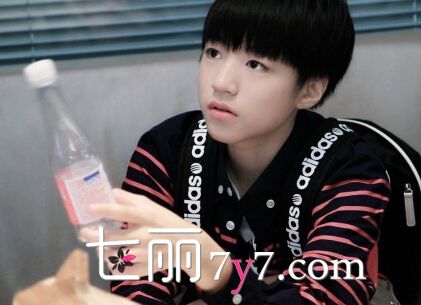 tfboys王俊凯女朋友曝光 是才貌双全富三代
