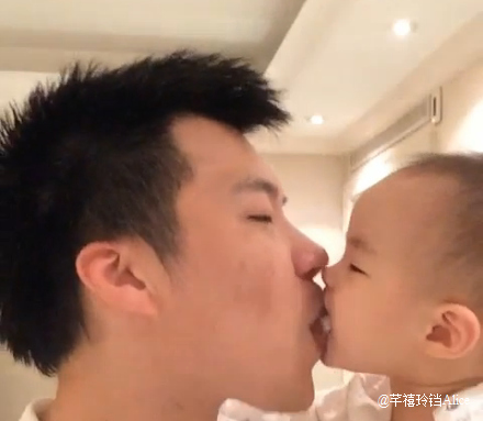 黄奕带女儿参加亲子聚会 爱女酷似前夫黄毅清