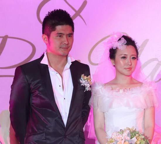 总裁娶赵本山女儿十余辆黑色林肯开道 盘点嫁