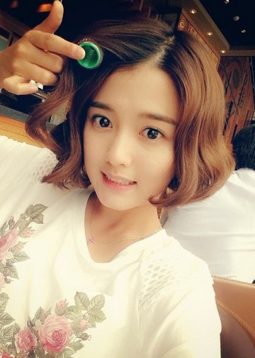 盘点韩星可爱自拍照 EXO鹿晗河智苑搞怪卖萌