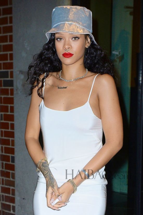 ʱ710գٹ (Rihanna) ȹŦԼRiriٱǻ