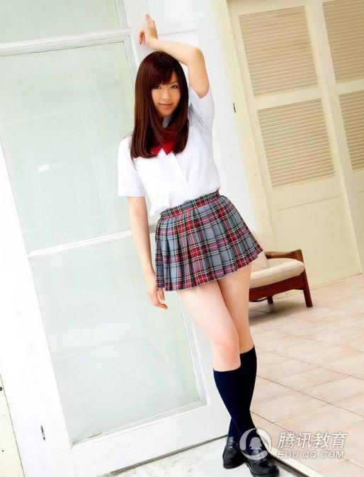 最美校服女生显内衣_最美校服女生高晴内衣(3)