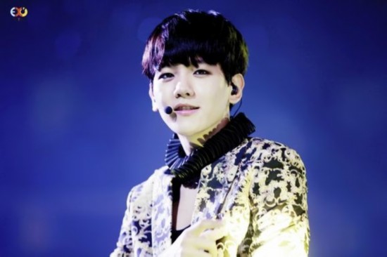 韩国EXO上海演唱会NP:鹿晗秀肌肉台上遭调戏