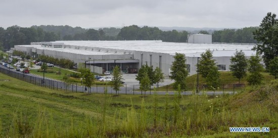 Photo taken on July 22, 2014 shows the white roof design and chilled water storage system at Apple Data Center in Maiden, North Carolina, the United States.