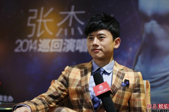 张杰为爱逆战发布会 演唱会爱妻谢娜一定到场