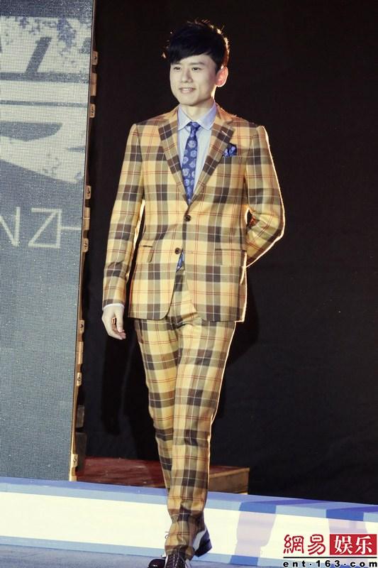 张杰为爱逆战发布会 演唱会爱妻谢娜一定到场