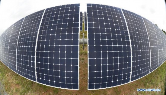 Photo taken on July 22, 2014 shows the solar panels at Apple Data Center in Maiden, North Carolina, the United States. 