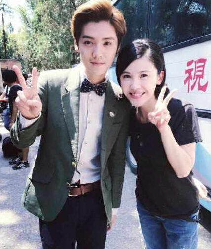 EXO成员鹿晗银幕处女作杀青 好友纷纷祝贺