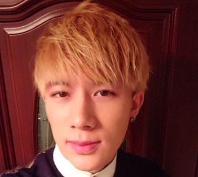 计最新一期:李宏毅微博照片资料 哥哥李明霖女