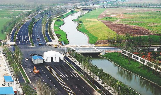 南京邺城路建成 连通青奥村和鱼嘴湿地公园